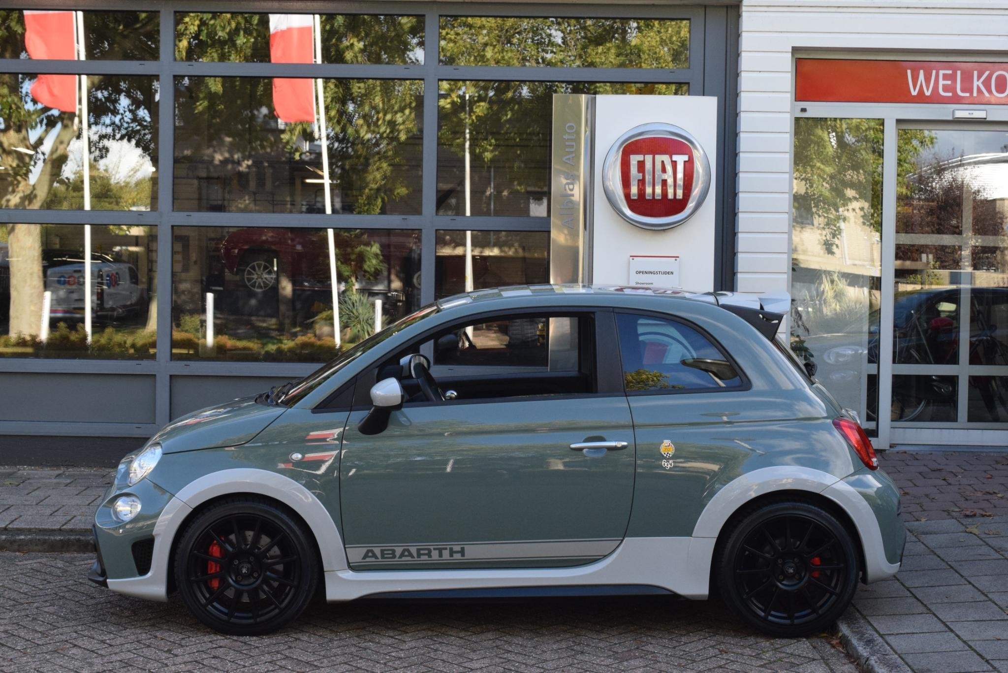 Abarth 695 1.4 T-Jet 180pk|70th Anniversary|1 van 1949, Auto's, Voorwielaandrijving, Stof, Euro 6, 4 cilinders