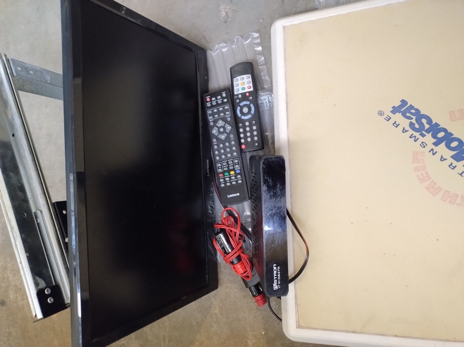 Complete Satelliet TV Set Kathrein BAS 60, Lenco TV, Vistro, Audio, Tv en Foto, Ophalen of Verzenden, Gebruikt, (Schotel)antenne
