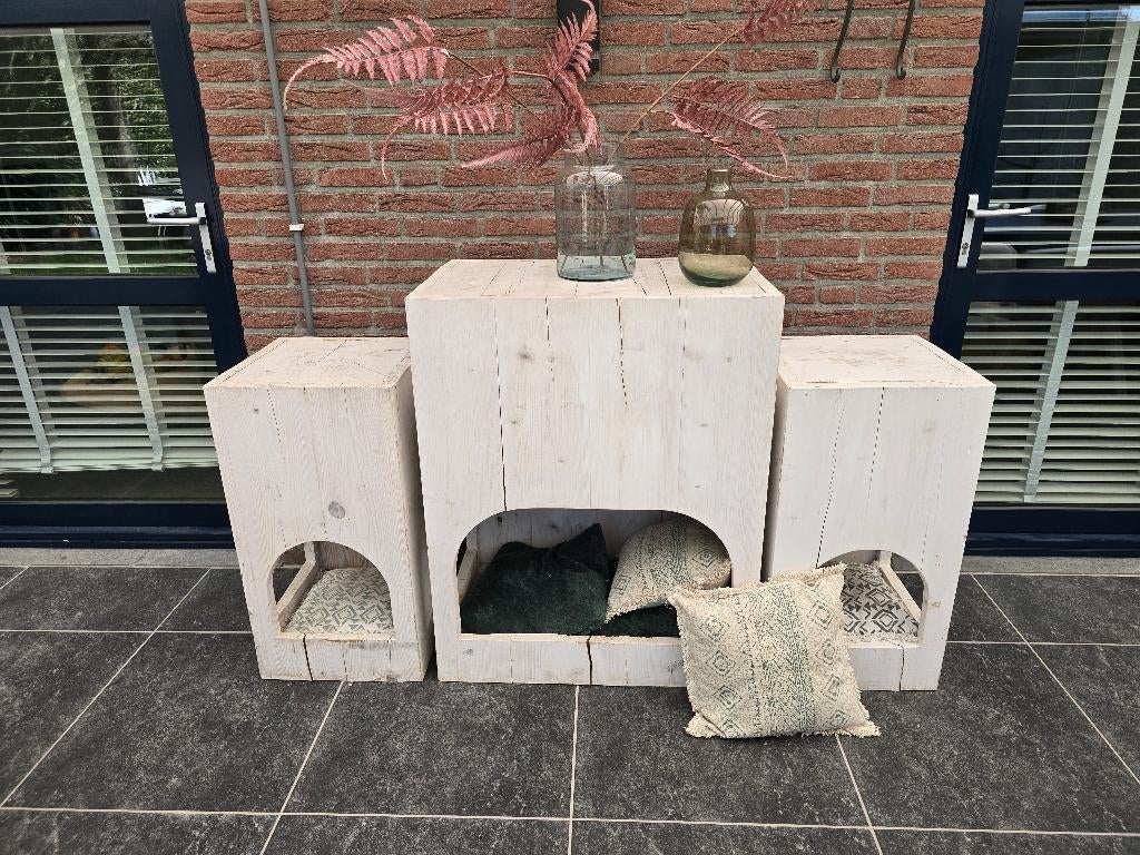 houten hoge tafeltjes, Ophalen, Gebruikt