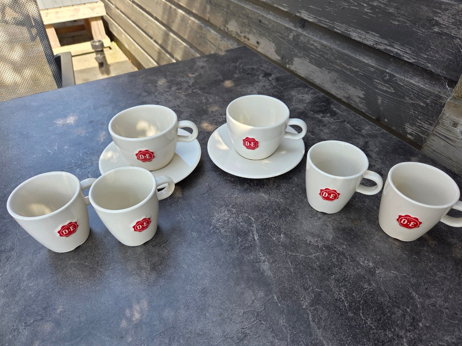 Douwe Egberts koffie- en cappuccinomokken met schotels, Ophalen, Porselein, Overige stijlen, Kop(pen) en/of Schotel(s)