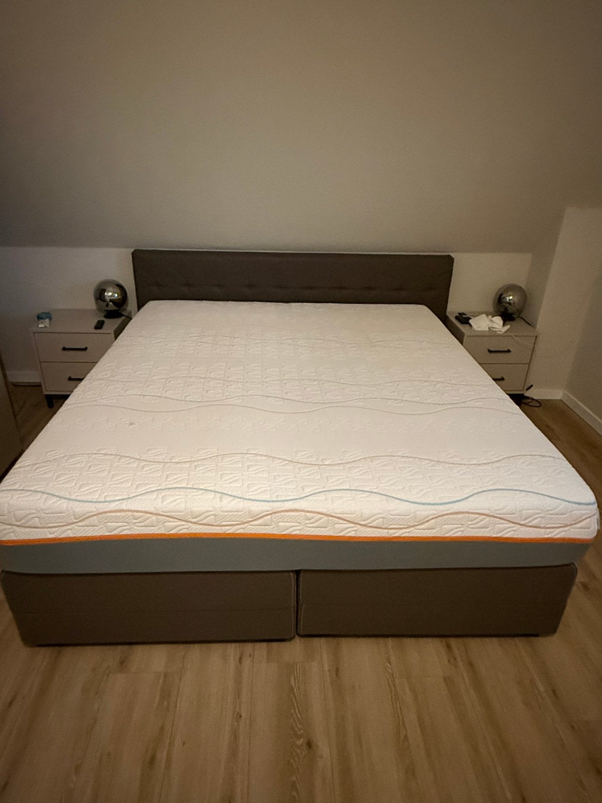 M line matrassen 3 jaar oud. 180x200, Ophalen, Tweepersoons, Zo goed als nieuw, Matras