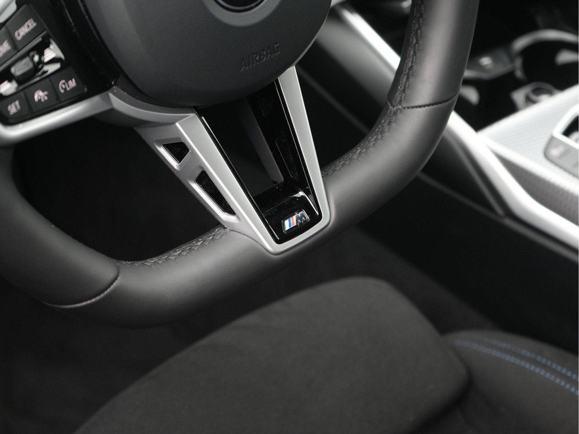 Foto 42 van BMW 3 Serie Touring 330i xDrive M-Sport | M-Performance Pack