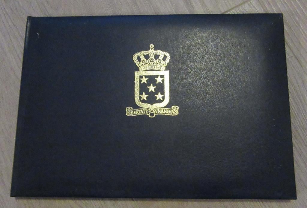 1937-1987 carnet goud huwelijk juliana bernhard antillen, Verzamelen, Koninklijk Huis en Royalty, Ophalen of Verzenden, Zo goed als nieuw
