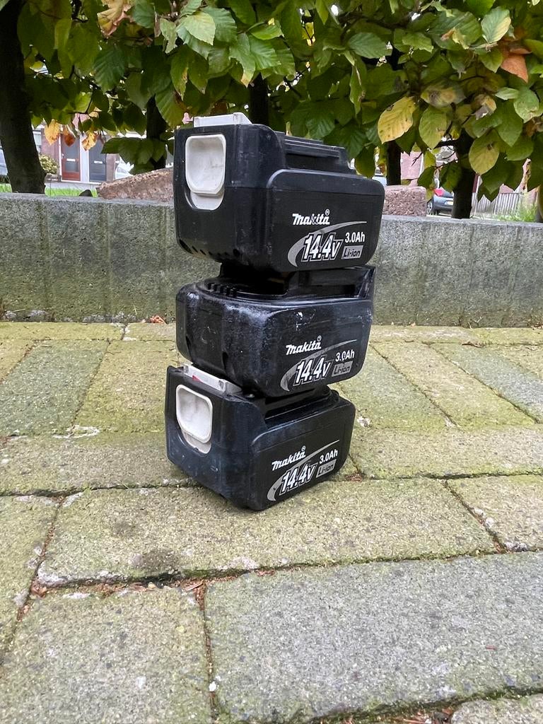 3 defecte accu’s van makita, Ophalen of Verzenden, Gebruikt