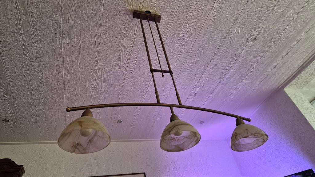 Elegante hanglamp met 3 glazen kappen - bronskleurig, Huis en Inrichting, Lampen | Hanglampen, Ophalen, Gebruikt, Glas, Klassiek, Sfeervol