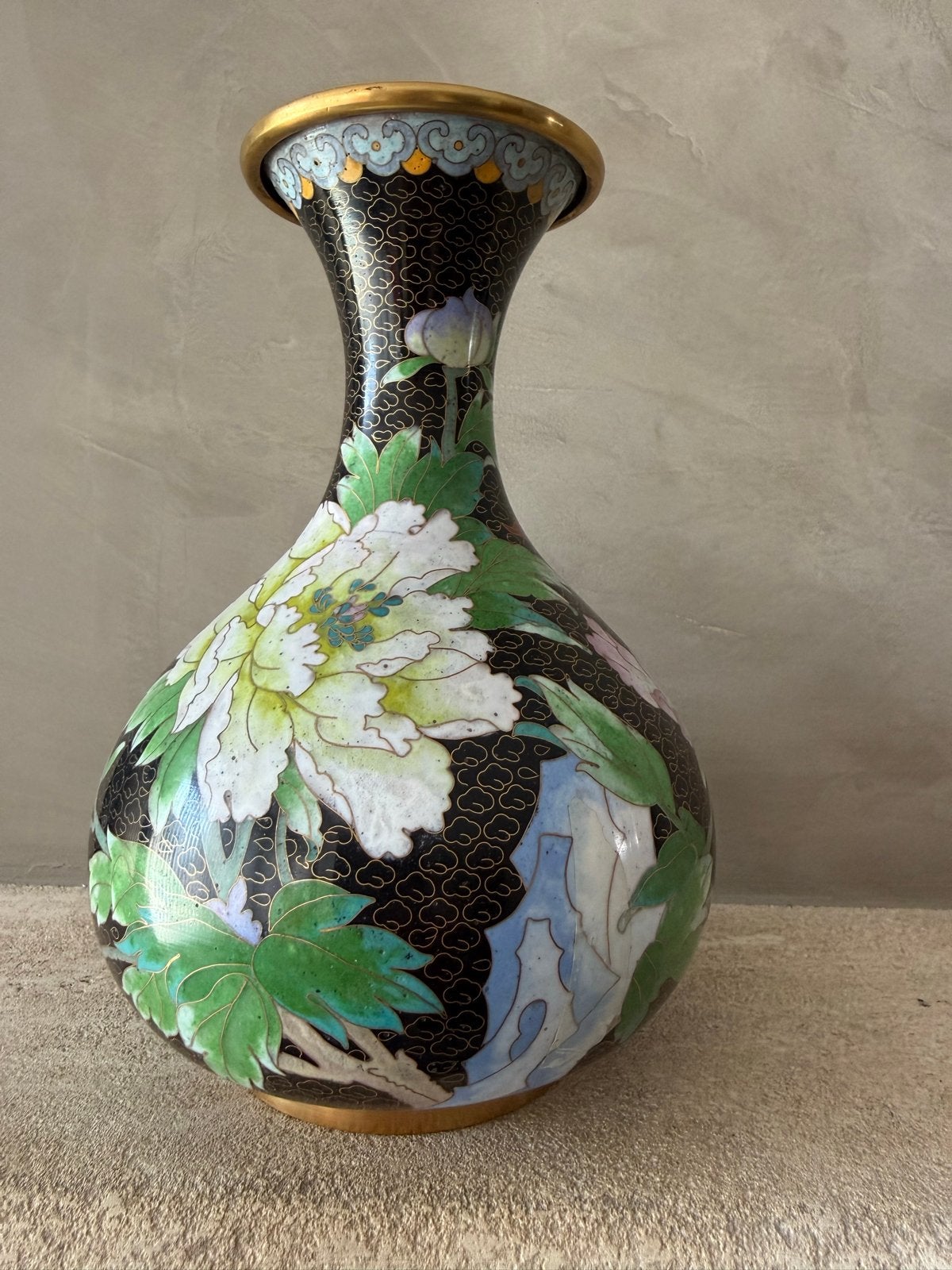 Antieke Chinese Cloisonné Vaas met Bloemmotief, Ophalen of Verzenden