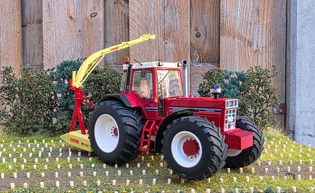 Verbouwde International 1455XL + Krone MC 16 B 1:32, Ophalen of Verzenden, Nieuw, Tractor of Landbouw, Overige merken