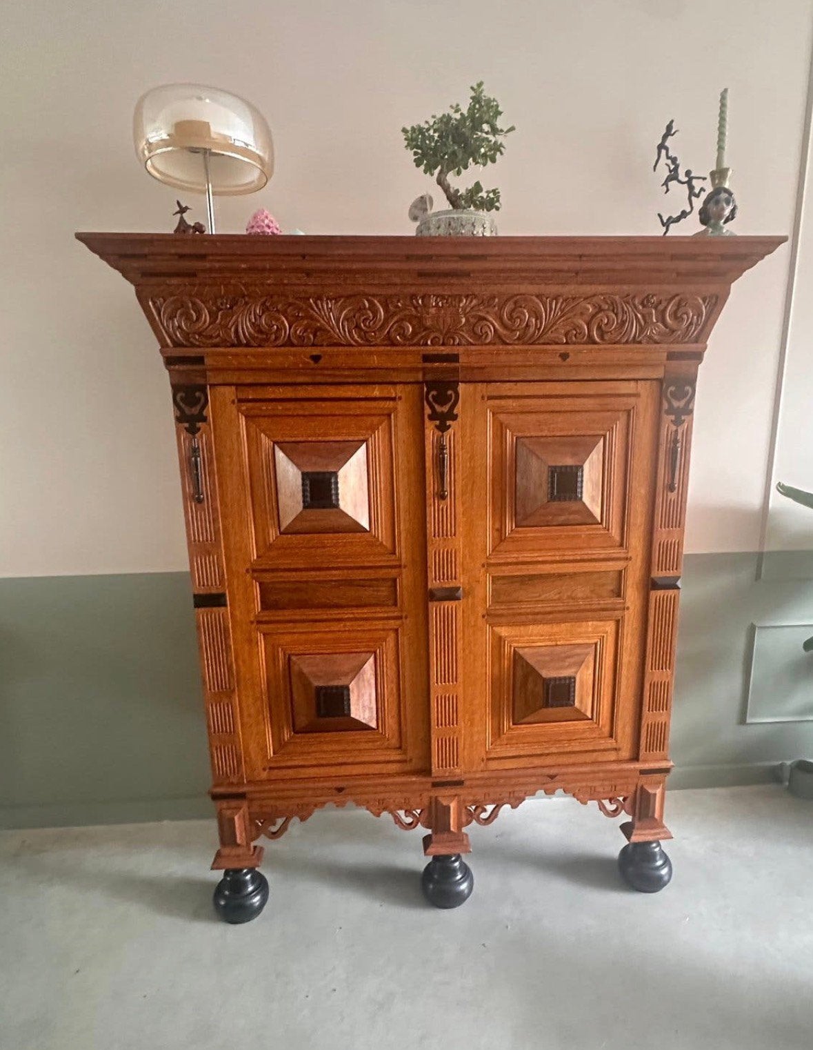 Prachtige kast, Ophalen