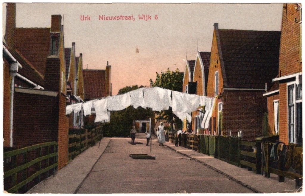 Oude Ansichtkaart Urk Nieuwstraat Wijk 6 Wasgoed Gelopen, Ophalen of Verzenden, 1920 tot 1940, Gelopen, Flevoland