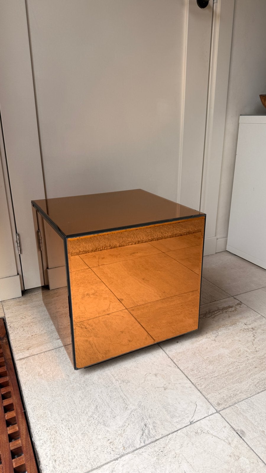 Stijlvolle bijzettafel met spiegelglas, Vierkant, 55 tot 75 cm, Modern, Ophalen