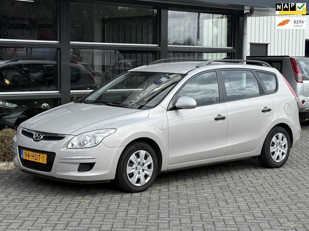 Hyundai I30 CW 1.6 CRDi Active Cool NAP APK !, Auto's, Voorwielaandrijving, Gebruikt, Zwart, 116 pk