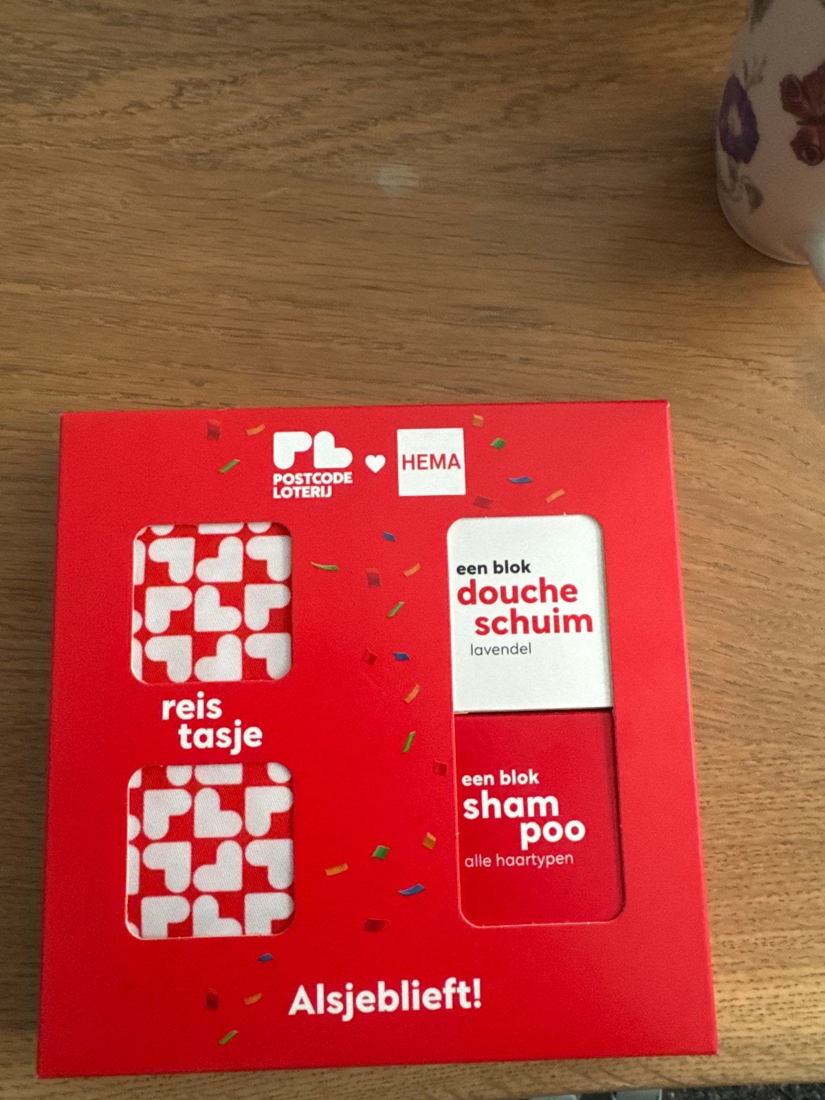 HEMA reistasje met douche- en shampooblok, Minder dan 40 cm, Rood, Nieuw, Minder dan 35 cm