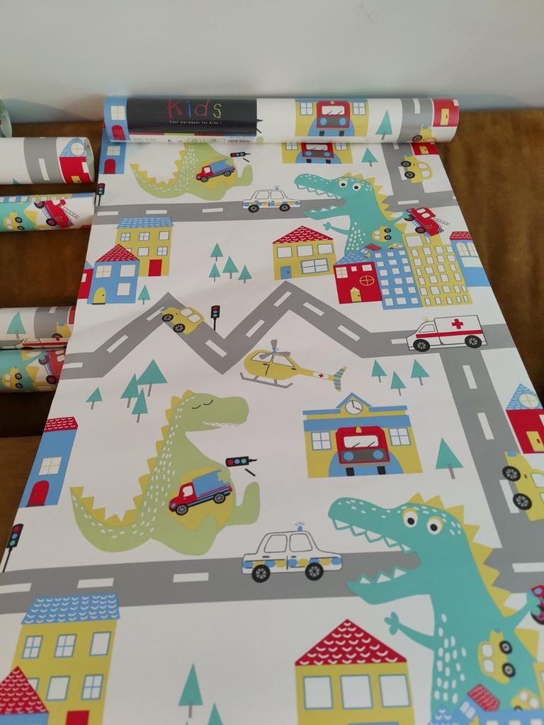 Kids Dino Road Behang - ALLES VOOR €50,-, Huis en Inrichting, Stoffering | Behang, Ophalen, Minder dan 10 m², Wit, Kinderkamer, Dino, Auto's, Speels
