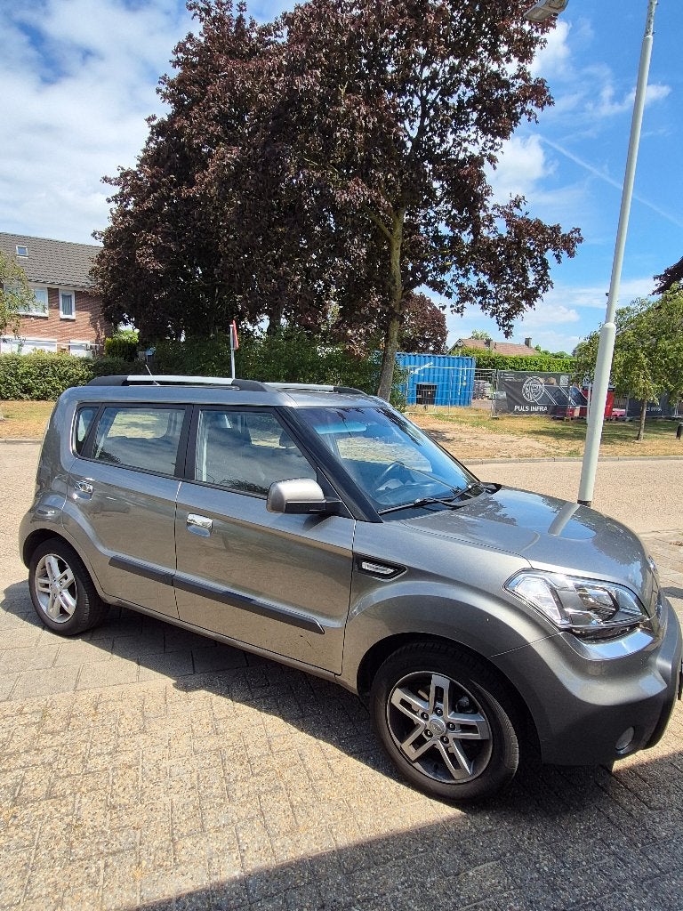 Kia Soul 1.6 2010 Grijs, Voorwielaandrijving, 1145 kg, 1591 cc, 4 cilinders