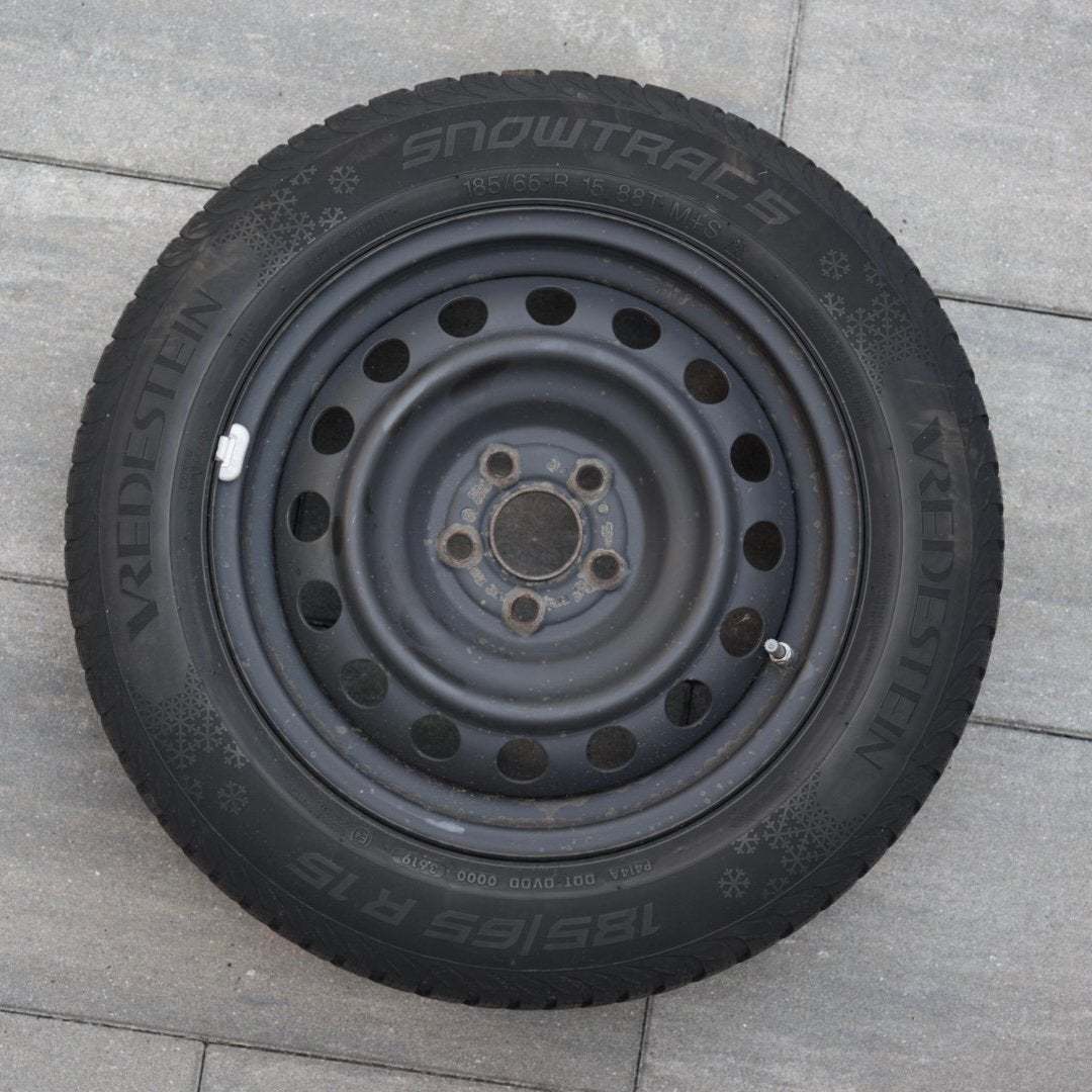 Toyota Yaris 2020+ Vredestein Winterbanden 185/65 R15, Auto-onderdelen, Ophalen, Gebruikt, Toyota