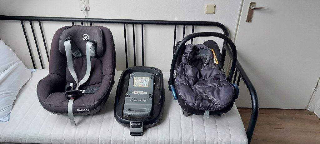 2 autostoelen, Ophalen, Verstelbare rugleuning, Gebruikt, 0 t/m 18 kg