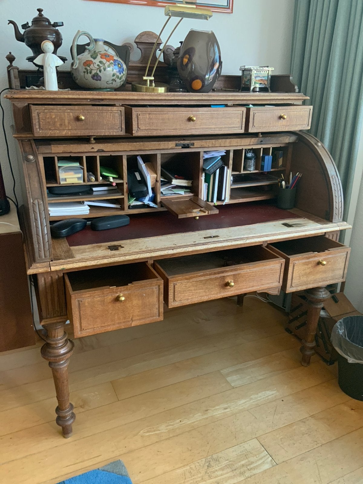 Foto 2 van Antiek Eiken Roltop Bureau - secretaire