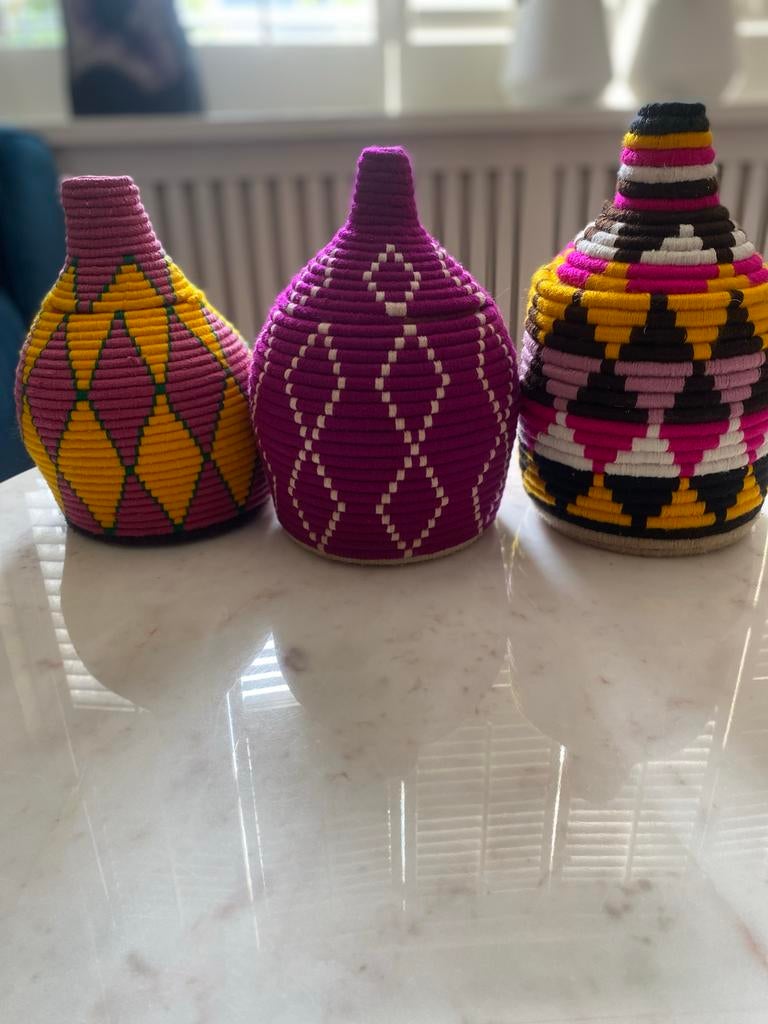 Handgemaakte Marokkaanse Berber Mandjes - Kleurrijk, Huis en Inrichting, Overige materialen, Mand, Ophalen of Verzenden, Zo goed als nieuw