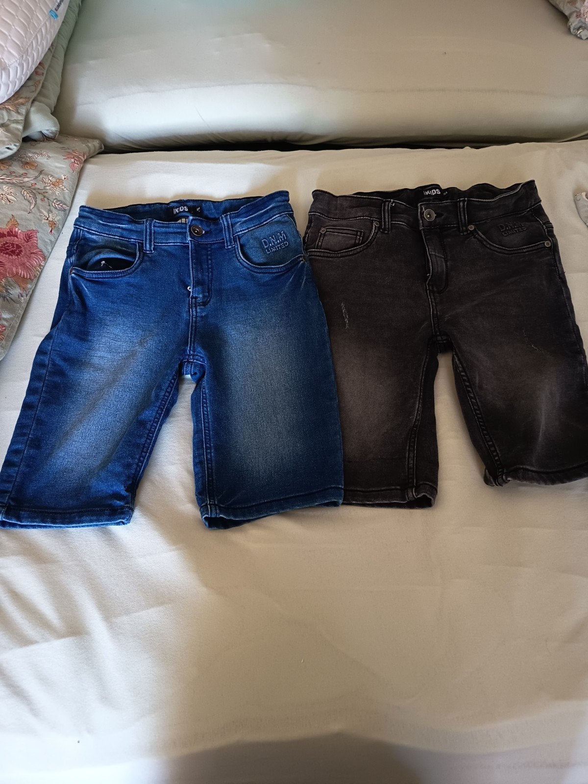Twee nog mooie denim jongens shorts maat 164, Ophalen of Verzenden, Zo goed als nieuw, Jongen, Broek