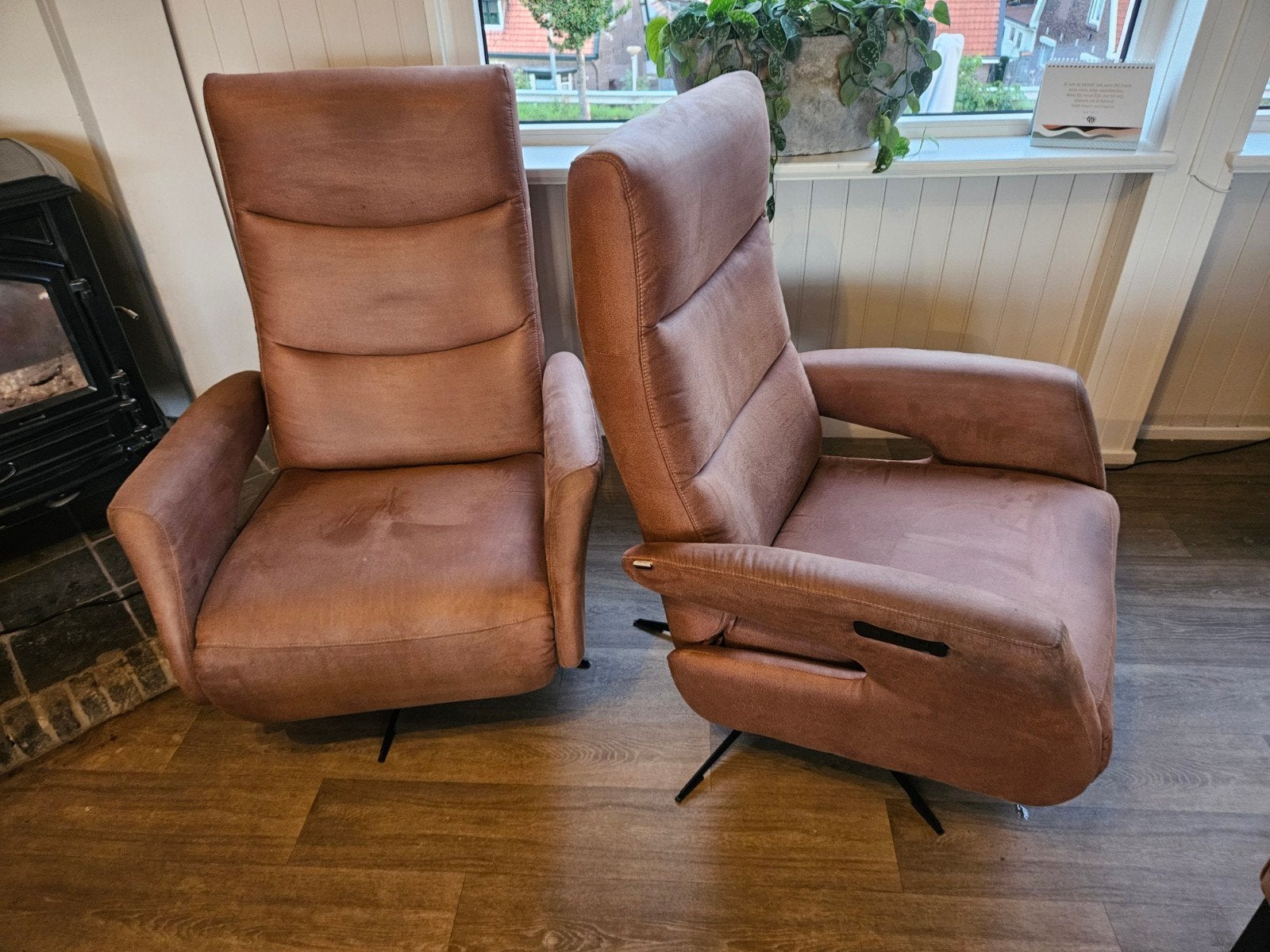 2x Relaxfauteuil - Bruin - Elektrisch verstelbaar, Modern, Comfortabel, Gebruikt, 100 tot 125 cm, Ophalen of Verzenden