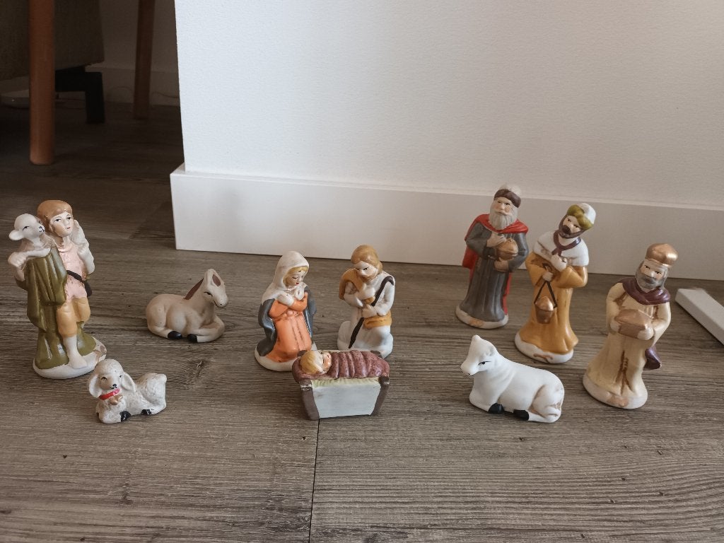 Beeldjes kerststal beelden kerst stal Jezus Jozef Maria etc., Ophalen of Verzenden, Gebruikt