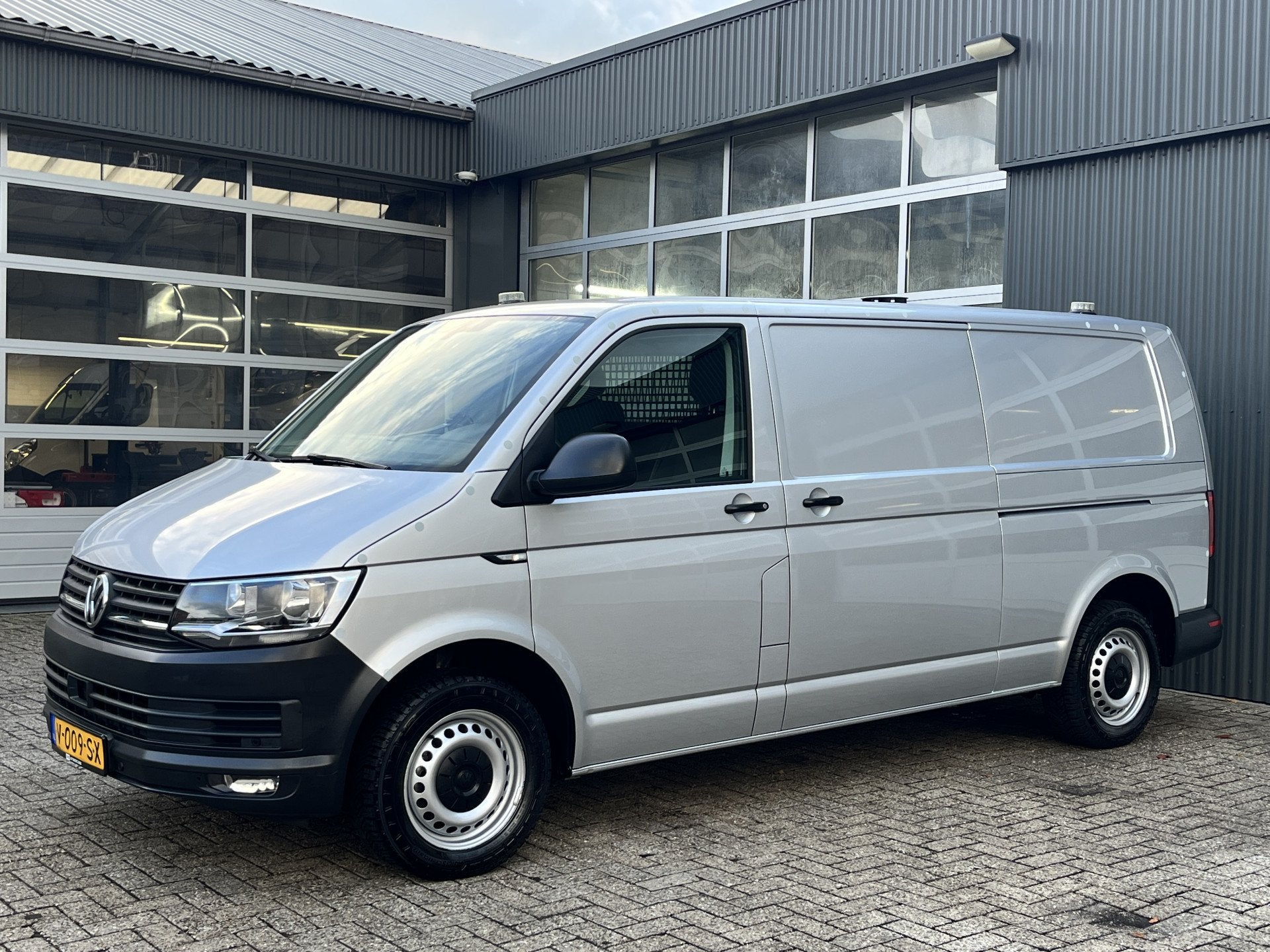 Volkswagen Transporter 2.0 TSI L2H1 Benzine Dubbele Schuifde, Auto's, Voorwielaandrijving, Stof, Gebruikt, 4 cilinders