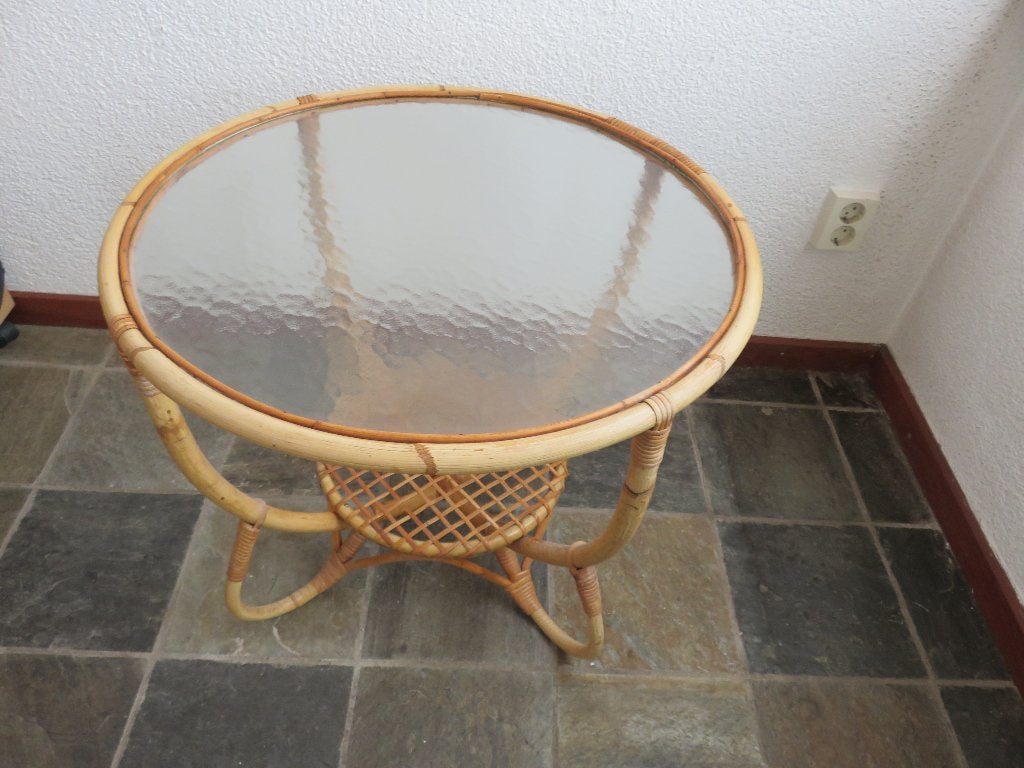 Vintage Rohé Noordwolde rotan bijzettafel met figuurglas, Minder dan 55 cm, Rond, Glas, Ophalen