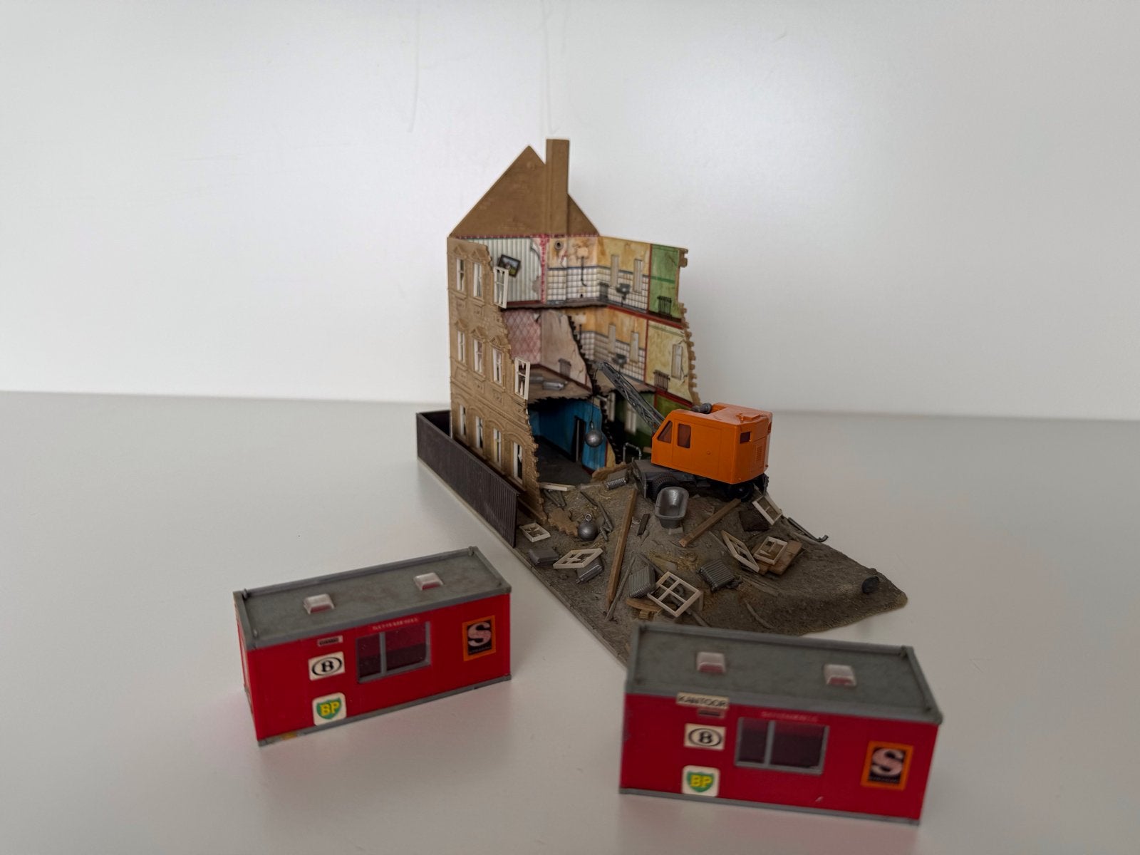 Sloophuis met 2 extra bouwcontainers, Hobby en Vrije tijd, Modeltreinen | H0, Overige merken, Gebruikt, Gelijkstroom of Wisselstroom