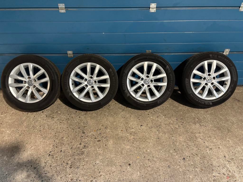 Originele Volkswagen Golf 16 inch set inclusief Zomerbanden, Auto-onderdelen, Banden en Velgen, Ophalen, Gebruikt, 16 inch, Banden en Velgen