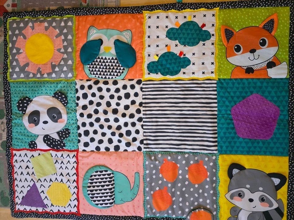 Infantino speelkleed met dieren en texturen (165cm  124cm), Ophalen, Gebruikt