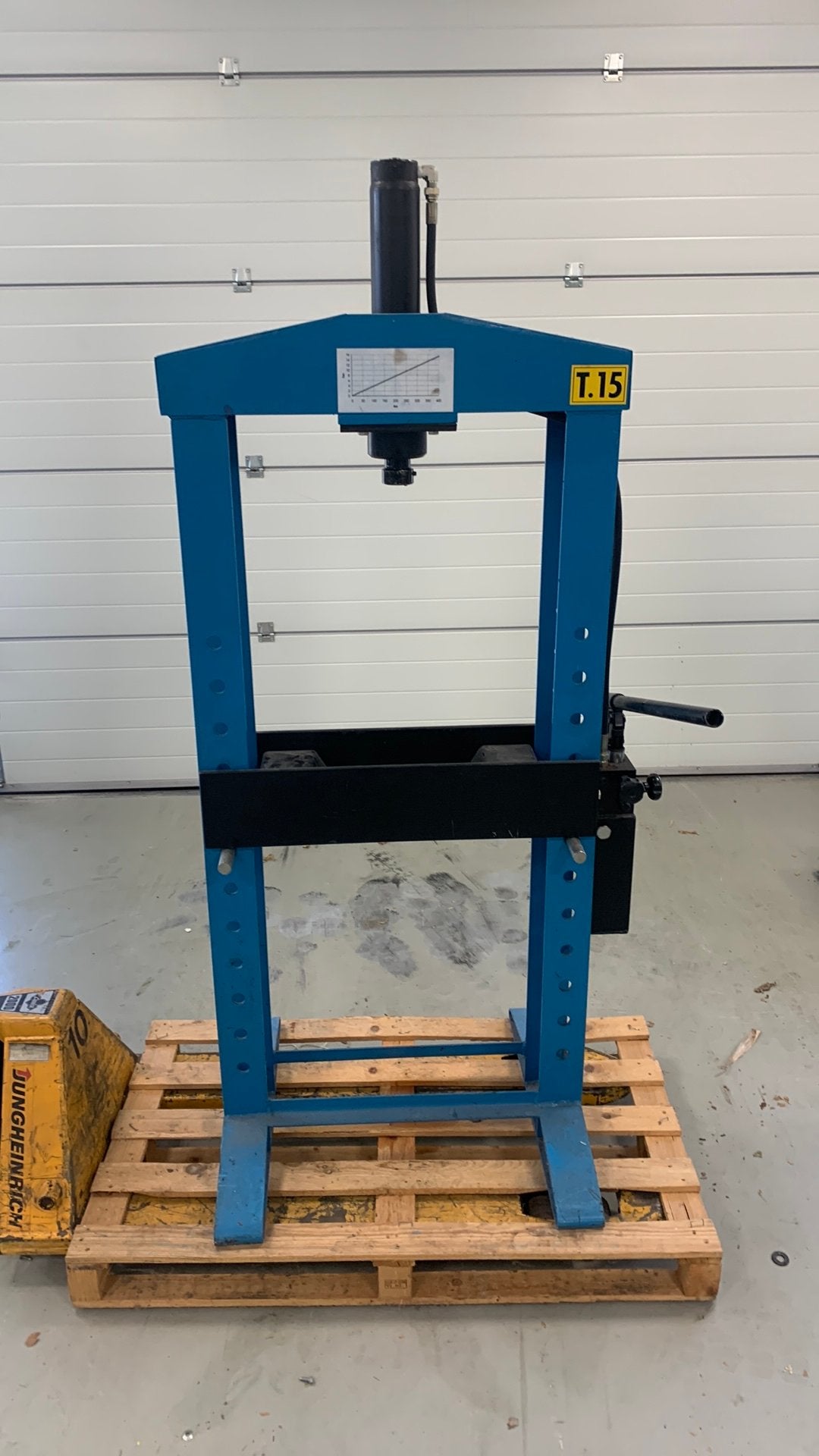 15 Ton pers met lekkende kering!, Ophalen, Gebruikt