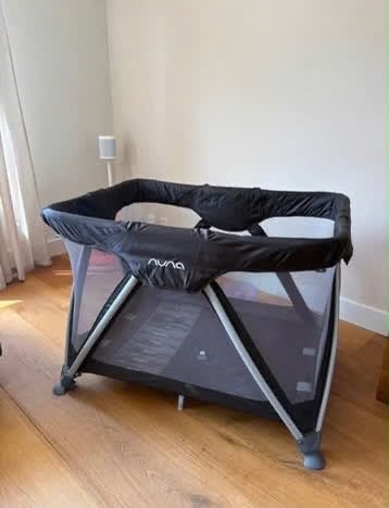 Nuna campingbedje met matras en opbergzakken, Kinderen en Baby's, Ophalen, Zo goed als nieuw, Rechthoekig