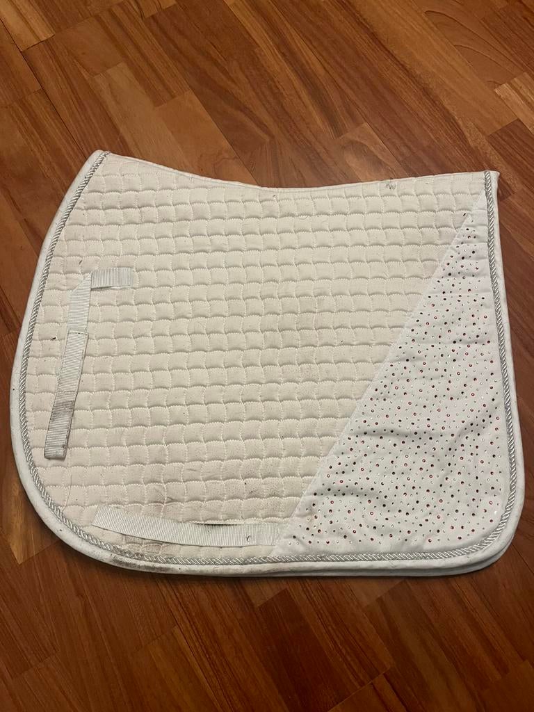Wit dekje met rode en zilver strass steentjes, Full Dressuur, Dieren en Toebehoren, Paarden en Pony's | Dekens en Dekjes, Ophalen of Verzenden