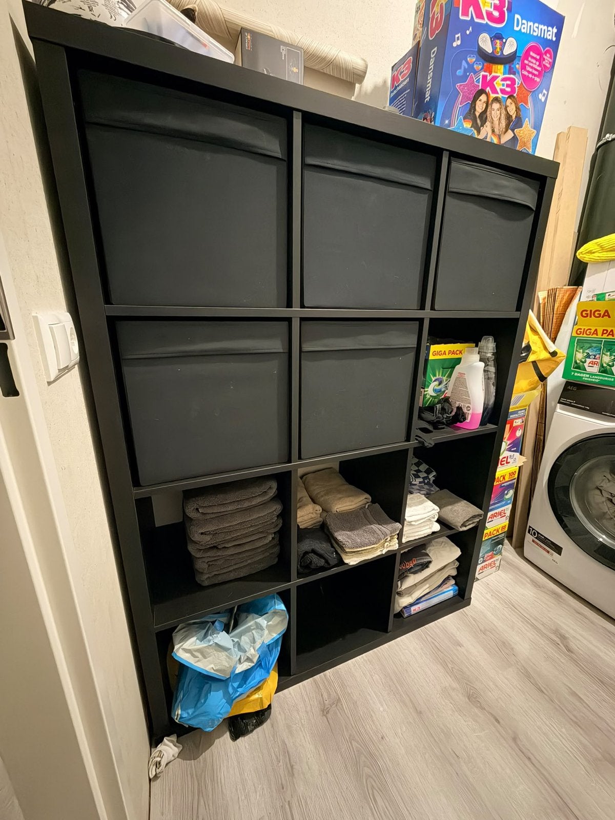 Zwart IKEA KALLAX vakkenkast met 5 opbergboxen, Ophalen, Gebruikt
