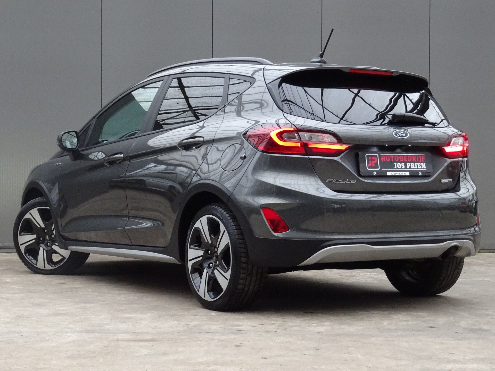 Ford Fiesta 1.0 EcoBoost Hybrid ACTIVE X * 4 SEIZOENSBANDEN, Voorwielaandrijving, Gebruikt, Euro 6, Lichtsensor