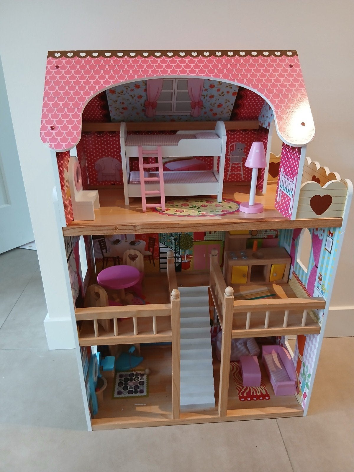 Royaal houten poppenhuis met meubels, Ophalen, Zo goed als nieuw, Poppenhuis