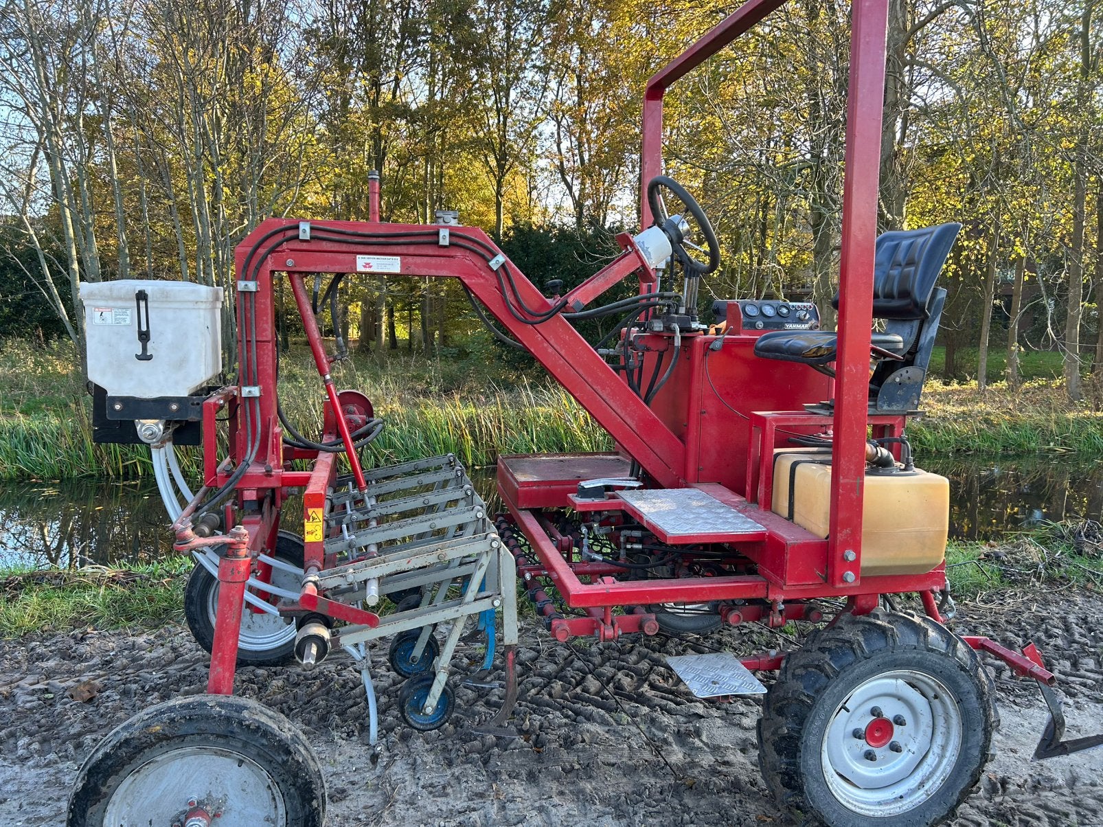 Gercon werktuigdrager/schoffelmachine, Ophalen, Grondbewerking