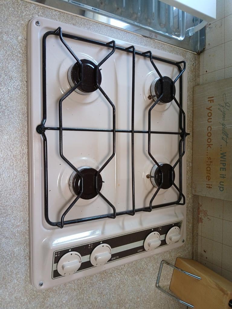 4 pits Beige gaskookplaat komt uit stacaravan., Witgoed en Apparatuur, Fornuizen, Gebruikt, Inbouw, Gas, 4 kookzones, Minder dan 85 cm
