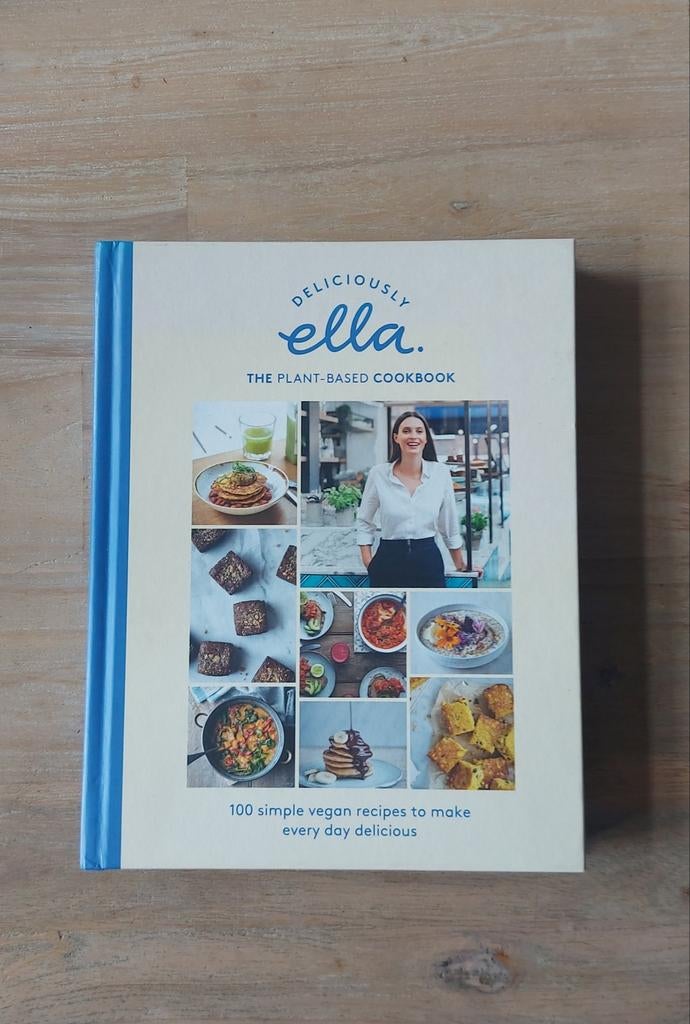 Ella Mills - Deliciously Ella Plant-Based Cookbook, Ophalen of Verzenden, Gelezen