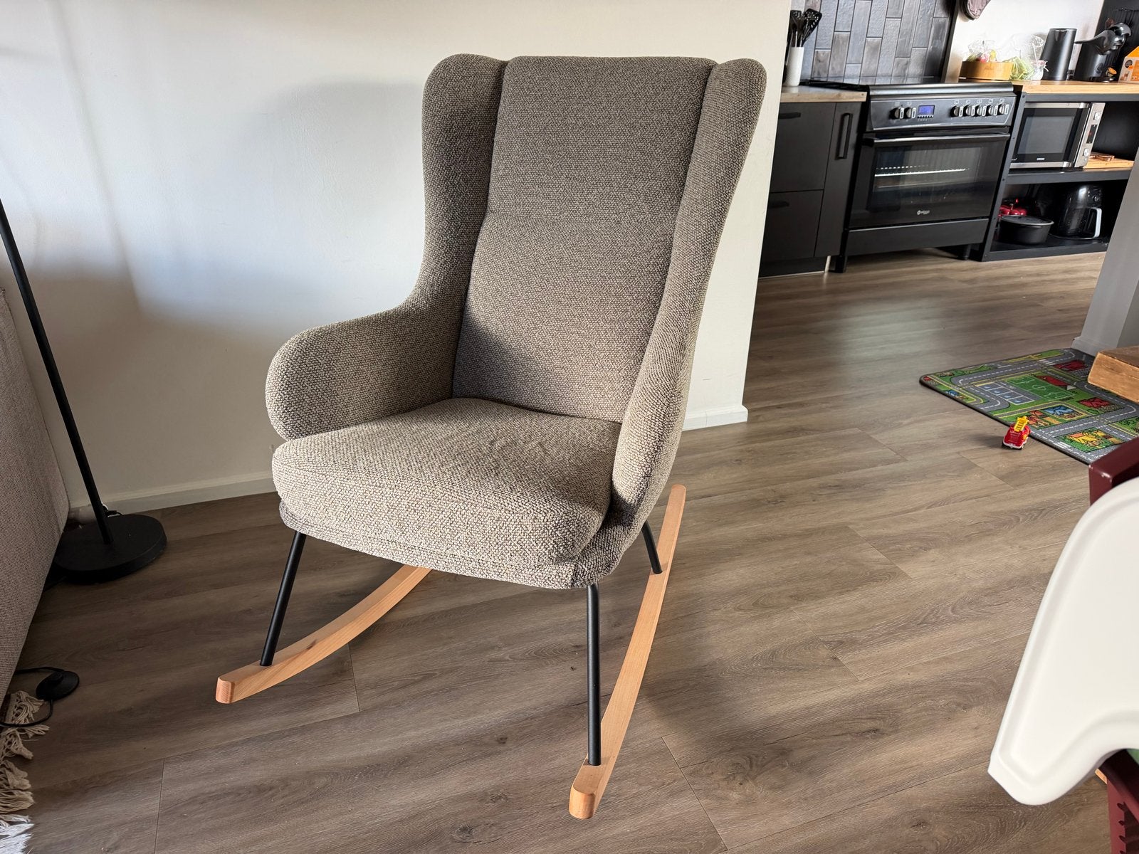 Comfortabele Schommelstoel - Zo goed als nieuw, Ophalen, Zo goed als nieuw, Hout, Eén
