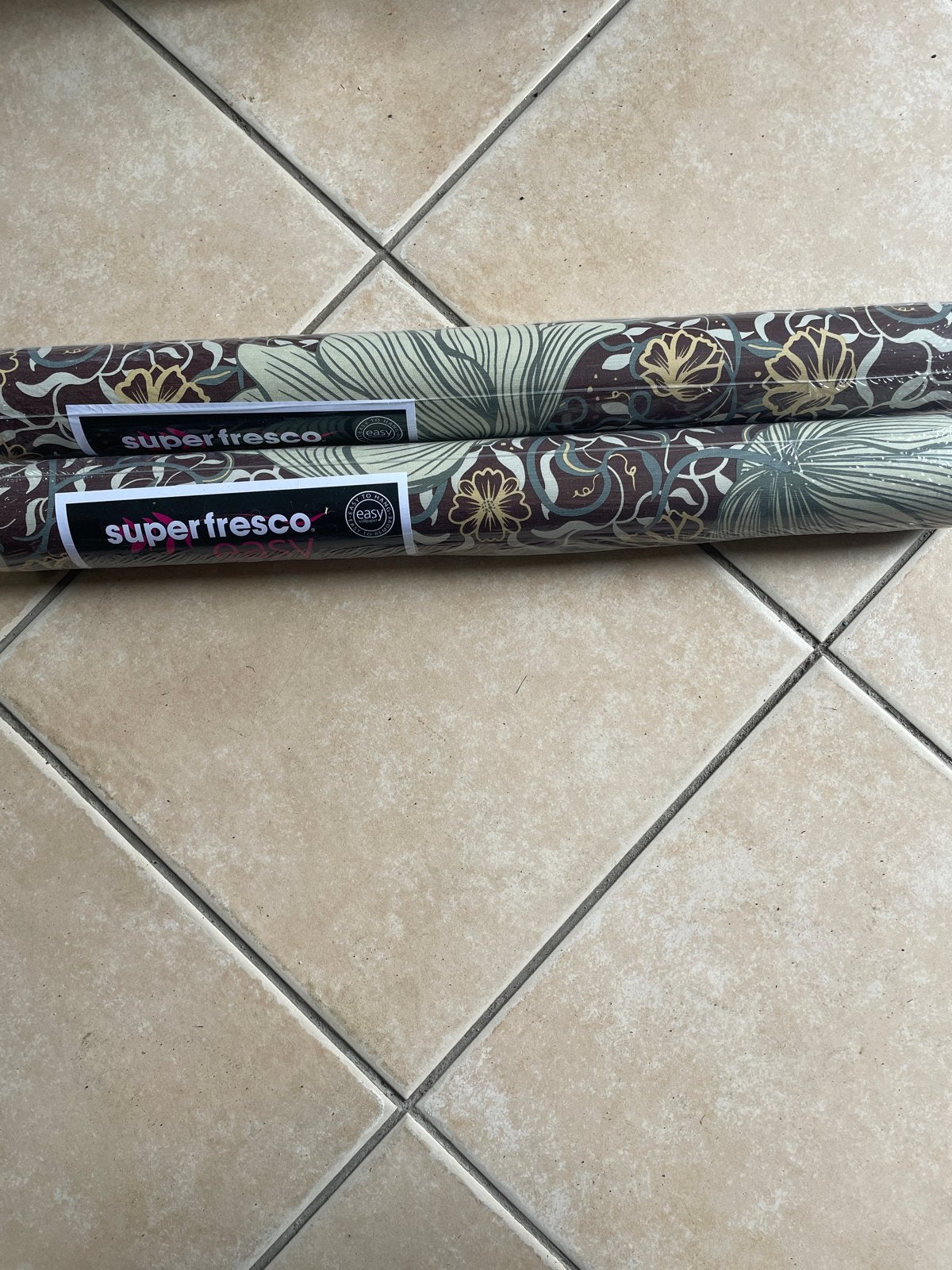 Superfresco Easy Vayen-Burgundy Behang (2 rollen), Ophalen of Verzenden, 10 tot 25 m², Beige