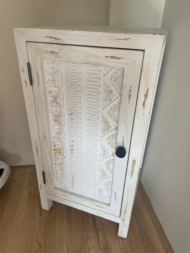 Kastje boho ibiza , white wash, Ophalen, Zo goed als nieuw