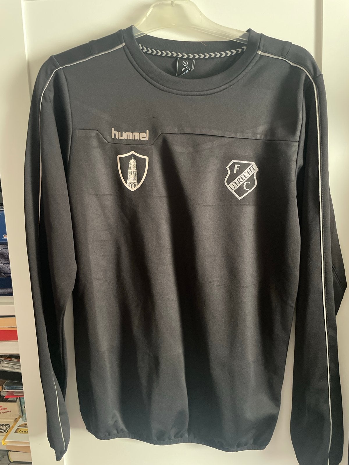 FC Utrecht trui zwart maat S met fleecevoering, Zwart, Overige maten, Ophalen of Verzenden, Voetbal
