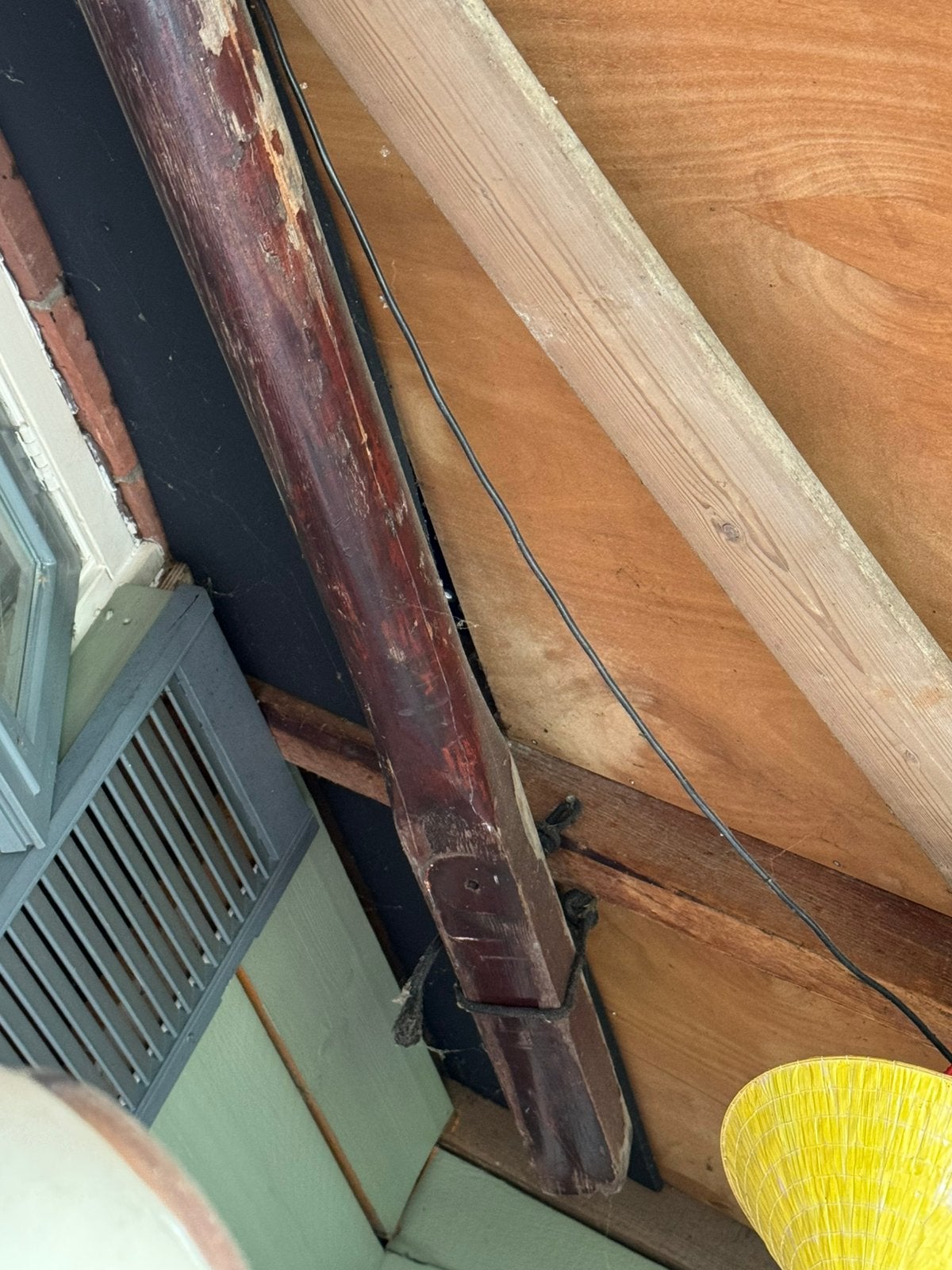 Houten mast gaffel en giek, Ophalen, Gebruikt, Vleugel