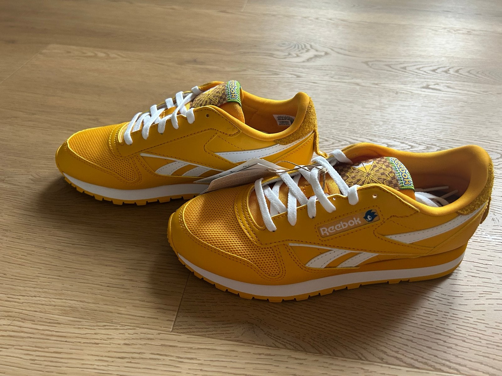 Reebok Classic Leather Sonic the Hedgehog 3 - Maat 37, Kinderen en Baby's, Kinderkleding | Schoenen en Sokken, Ophalen of Verzenden