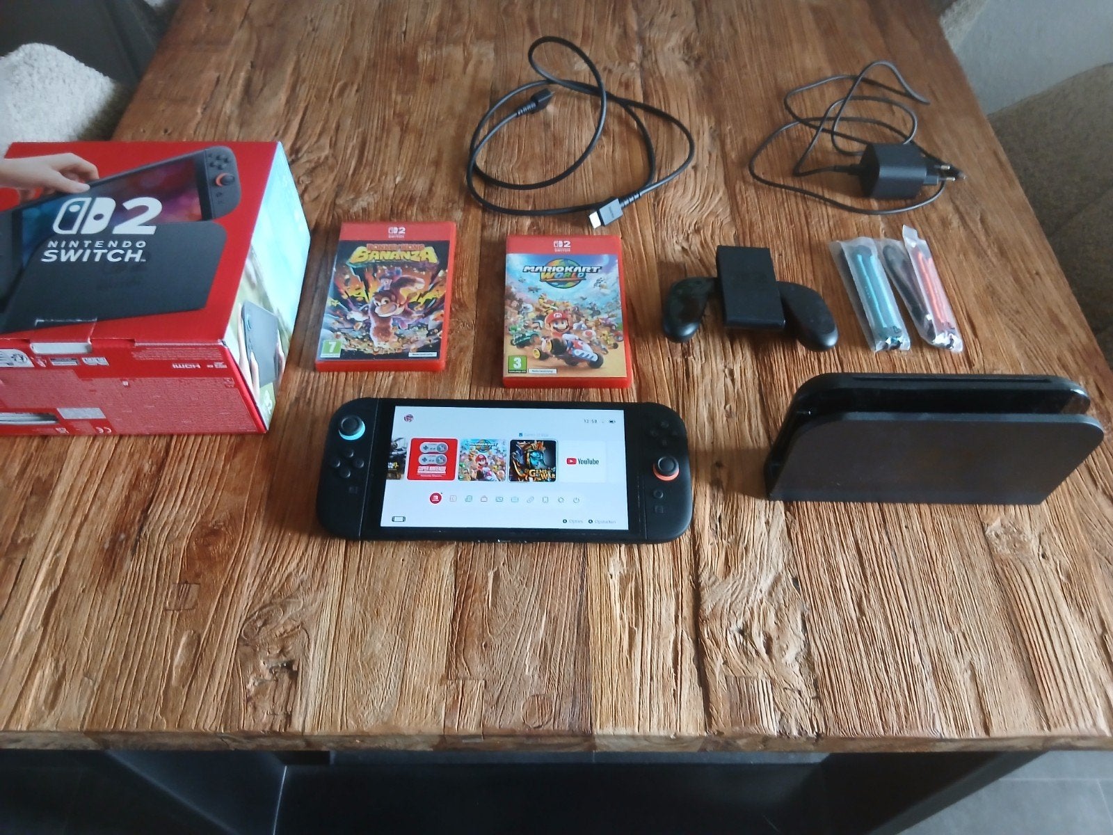 Nintendo Switch 2 met 2 games, Met games, Met 2 controllers, Zo goed als nieuw, Switch OLED