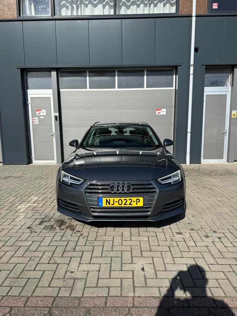 Audi A4 1.4 Tfsi 150pk S Tronic 2017 Grijs, Auto's, Beige, 4 cilinders, A4, 19 km/l