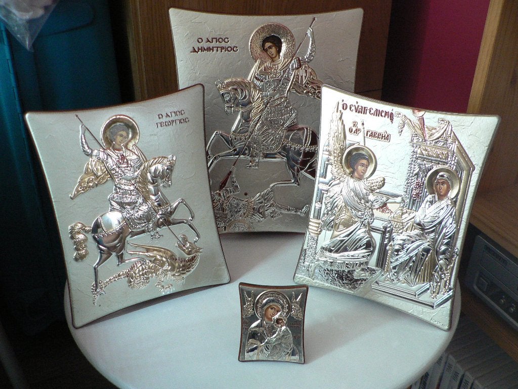 4 Heilige Iconen, Ophalen