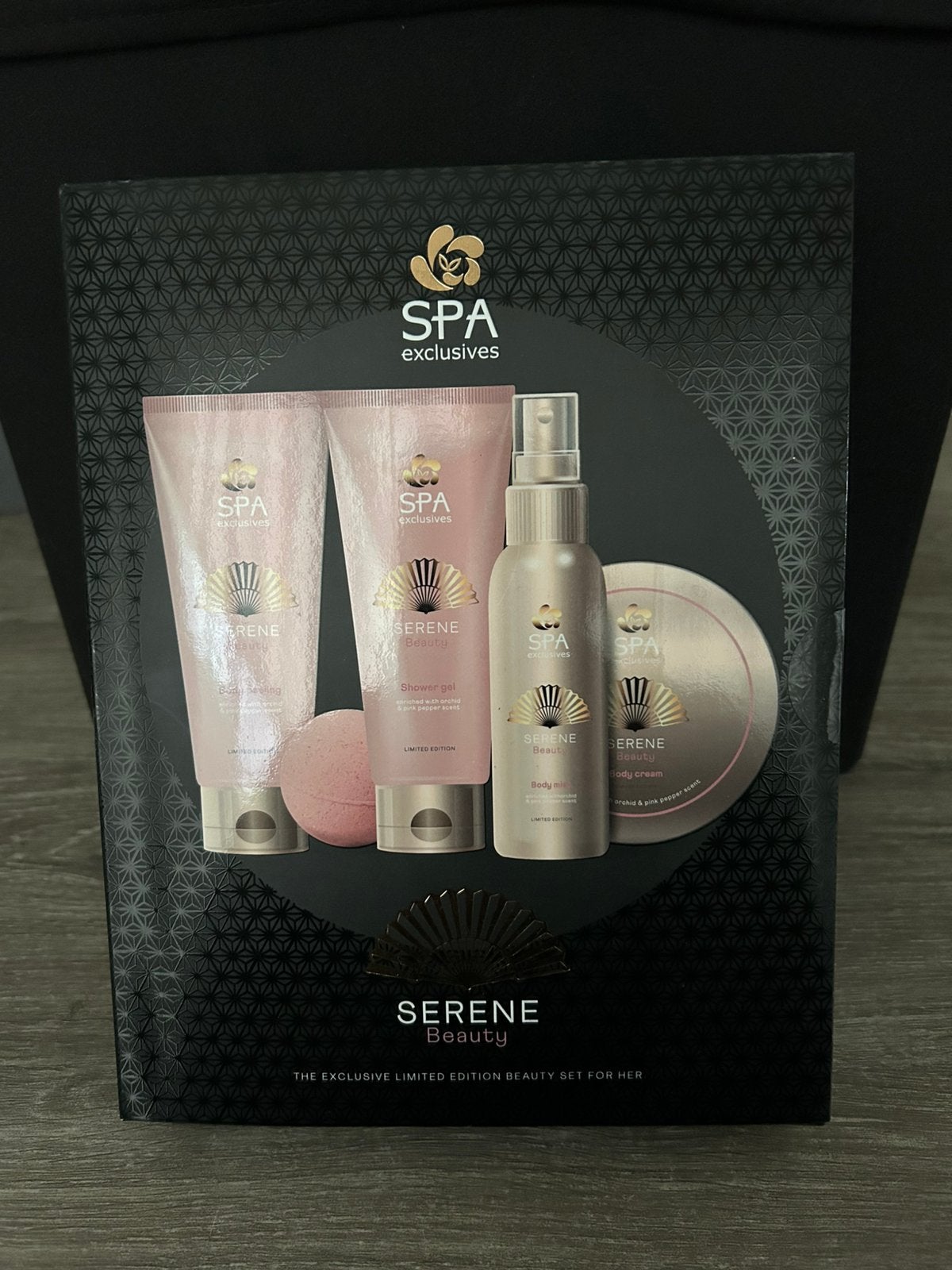 Spa exclusives serene beauty / shower - body - bath / nieuw, Ophalen of Verzenden, Zo goed als nieuw, Bad & Douche