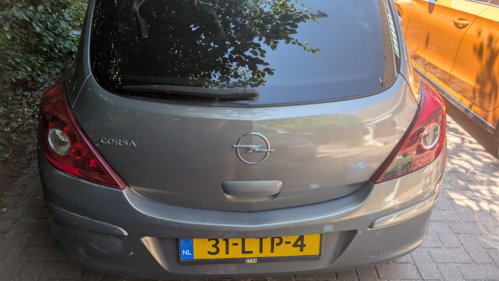 Opel Corsa 1.2 16V 3D 2010 Bruin, Auto's, Voorwielaandrijving, 40 €/maand, Bruin, 1229 cc